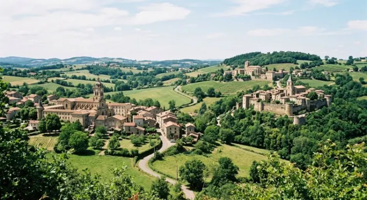 Charlieu, Ambierle, Saint-Haon : les plus beaux villages autour de Roanne